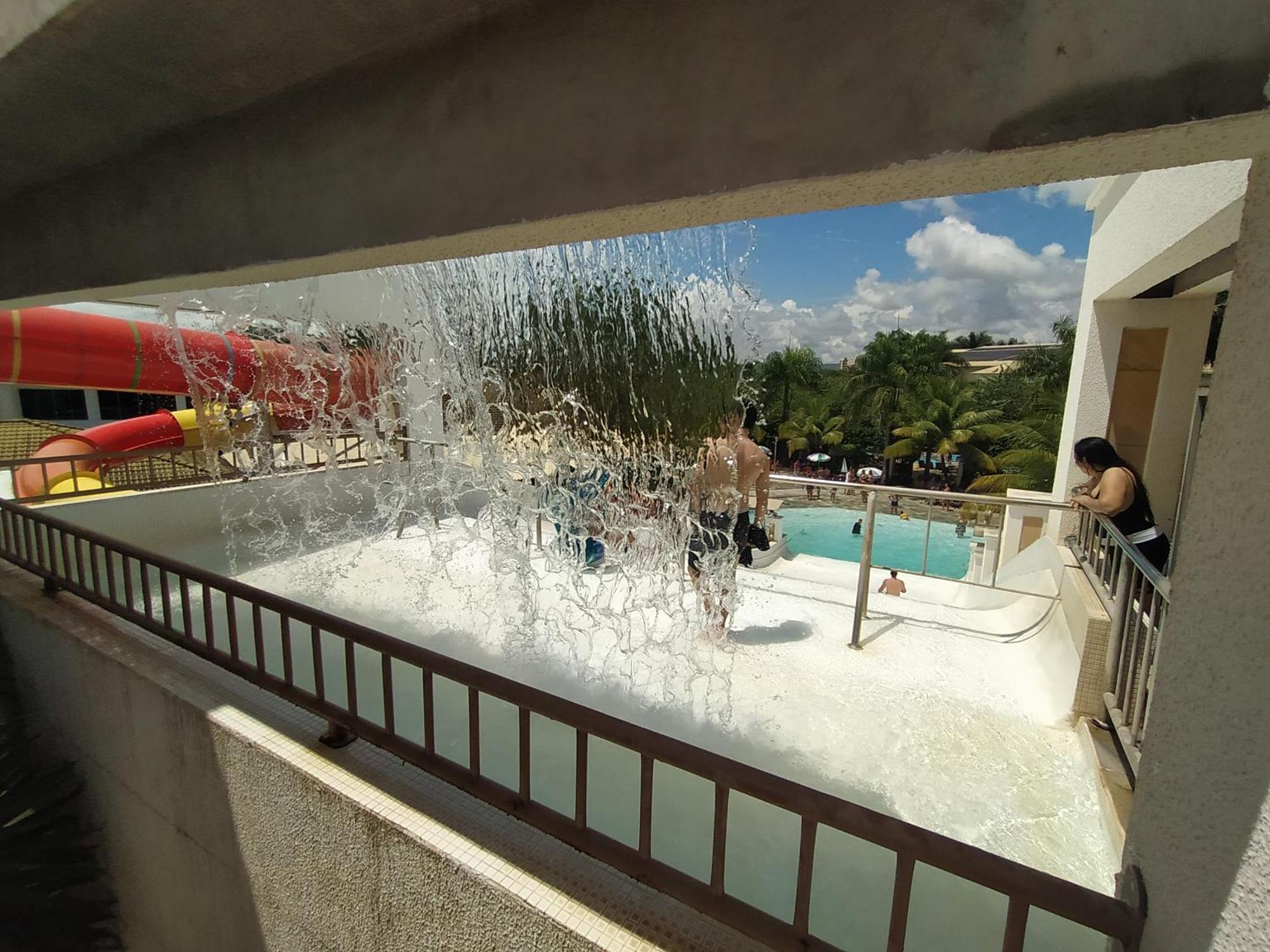 Lacqua Diroma, Mais Parque Acquatico Com Piscina De Ondas Caldas Novas Eksteriør billede